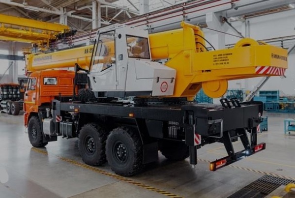 Автокран Ивановец КС-45717К-3Р на базе шасси КАМАЗ-43118